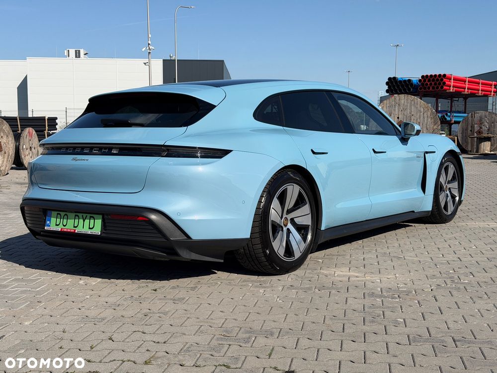 Porsche Taycan - 9
