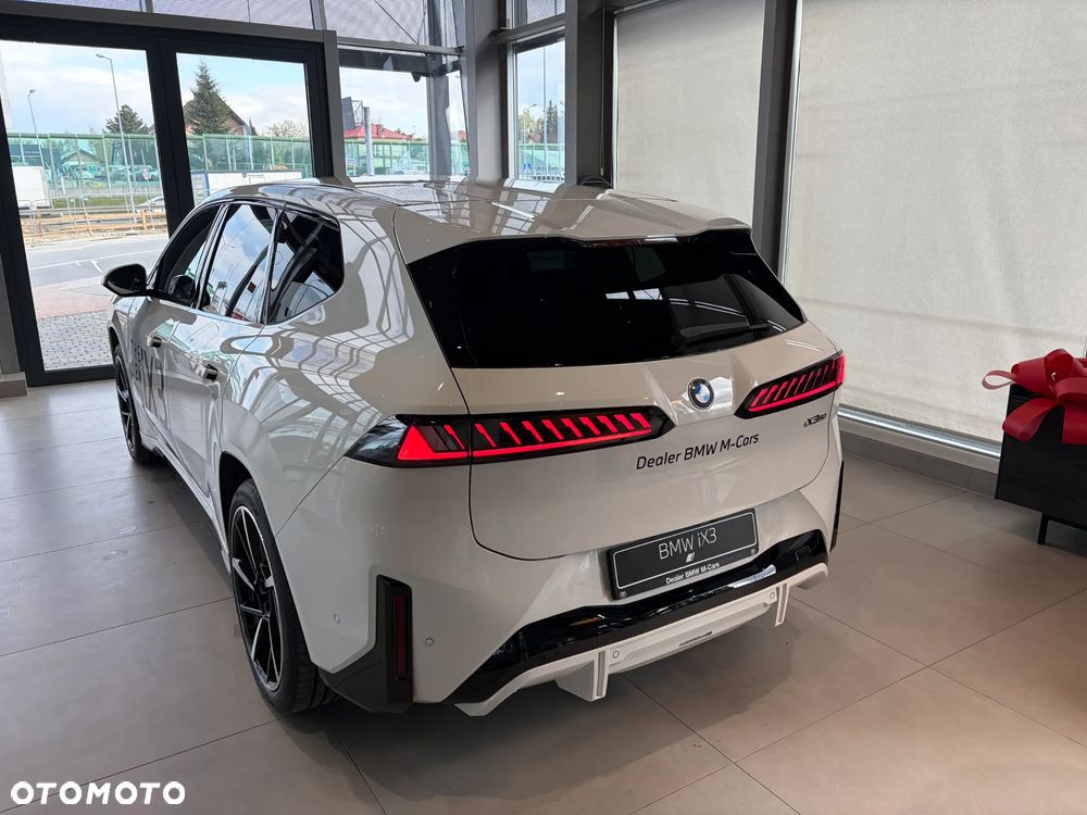 BMW iX3 - 4
