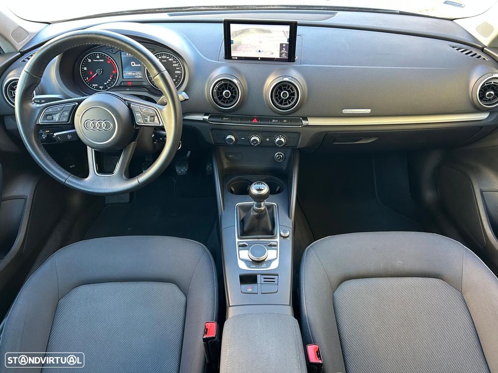 Audi A3 Limousine 30 TDI Design - 7