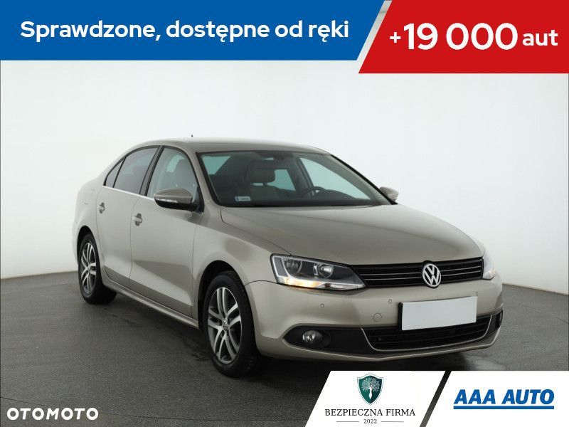 Volkswagen Jetta - 1