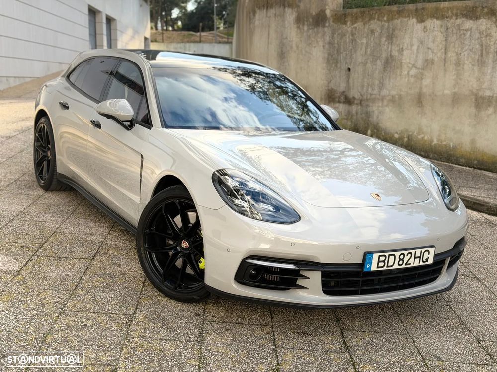 Porsche Panamera Sport Turismo 4 E-Hybrid Platinum Edition