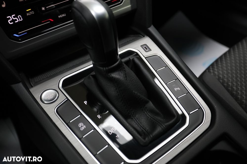 Volkswagen Passat 1.5 TSI ACT DSG Comfortline - 25