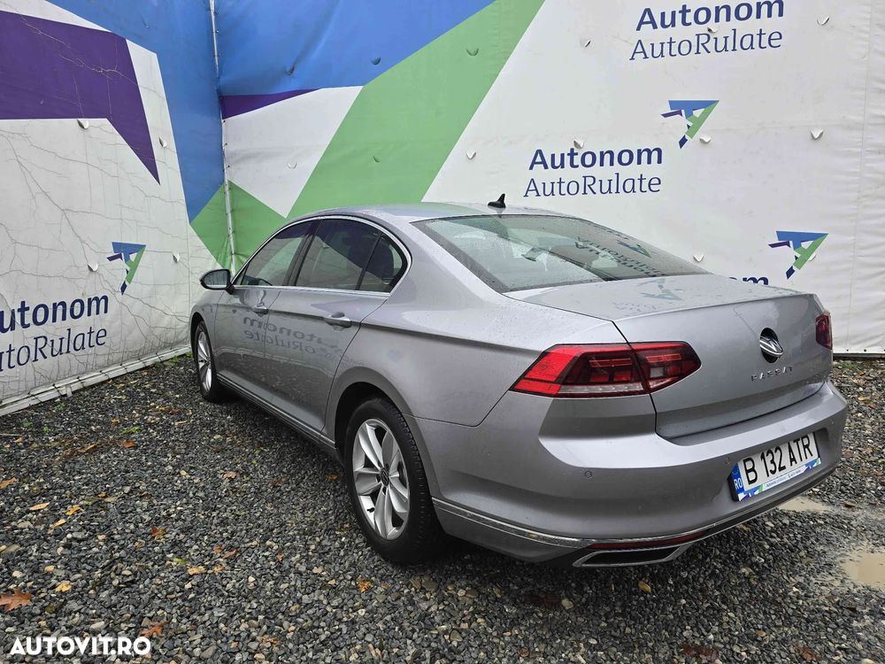 Volkswagen Passat - 4