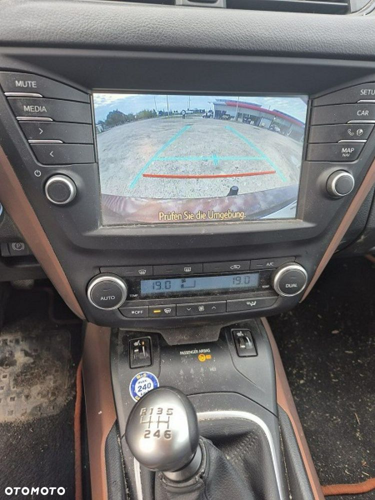 Toyota Avensis - 12