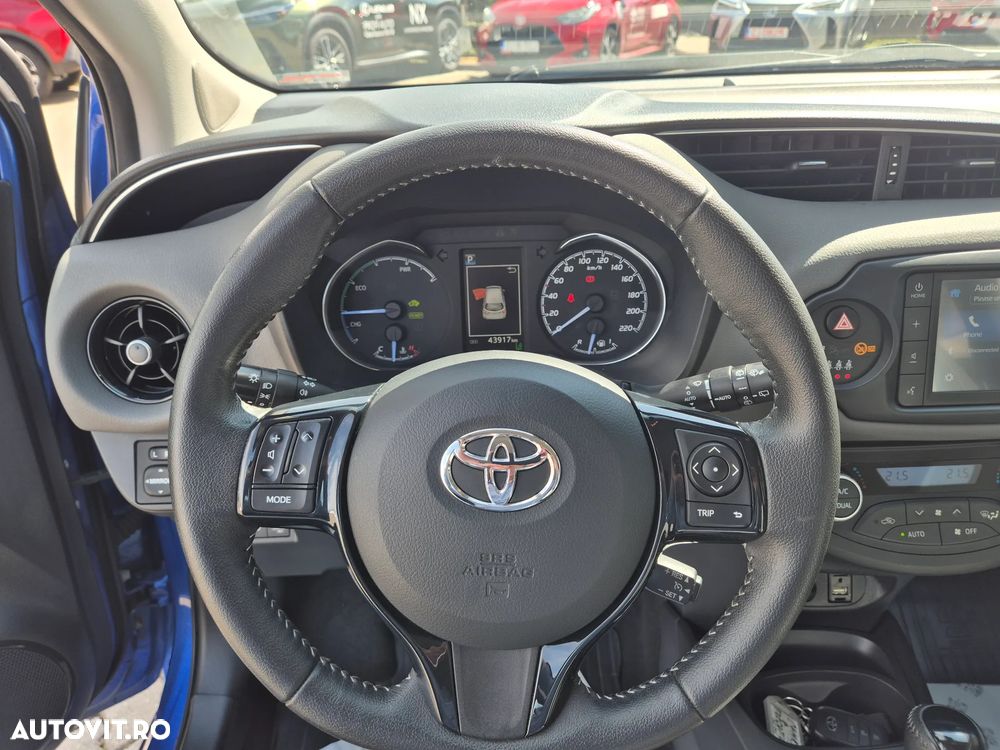 Toyota Yaris 1.5 VVT-i HSD Luna - 16
