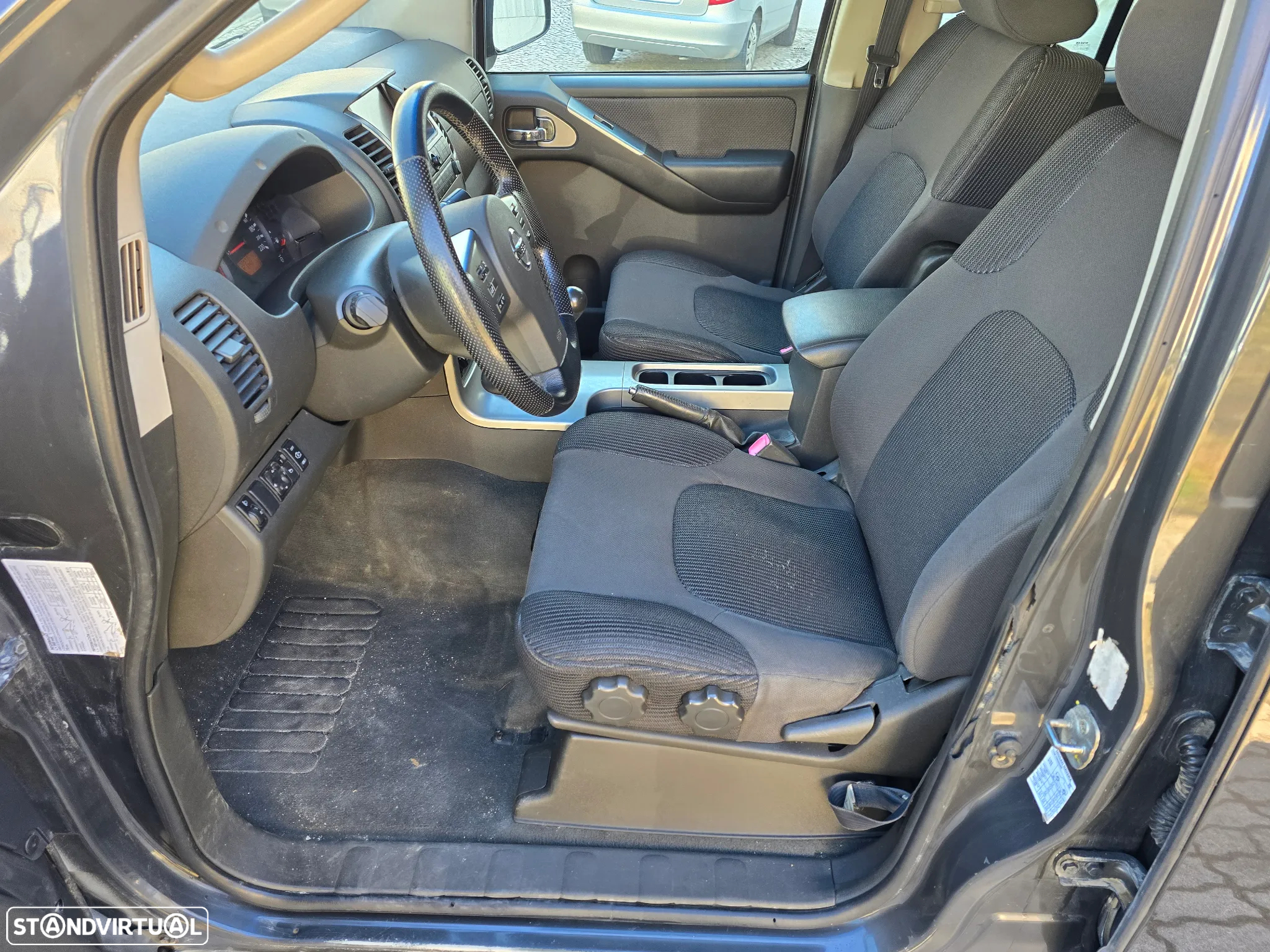 Nissan Navara 2.5 dCi CD LE Premium - 5