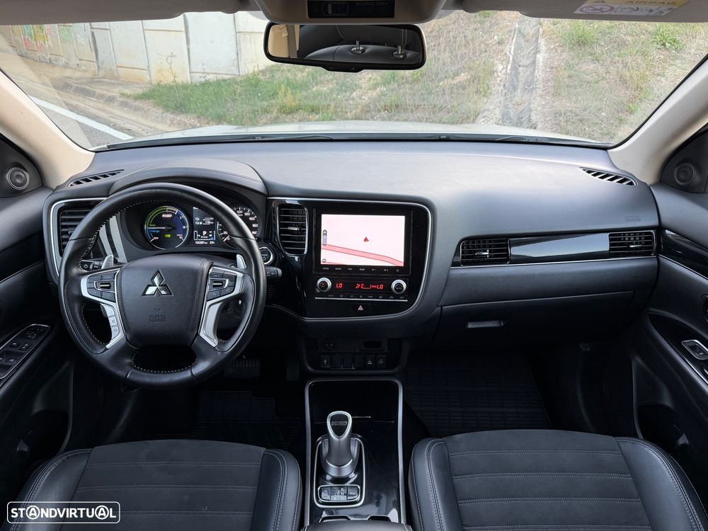 Mitsubishi Outlander 2.4 Instyle - 22