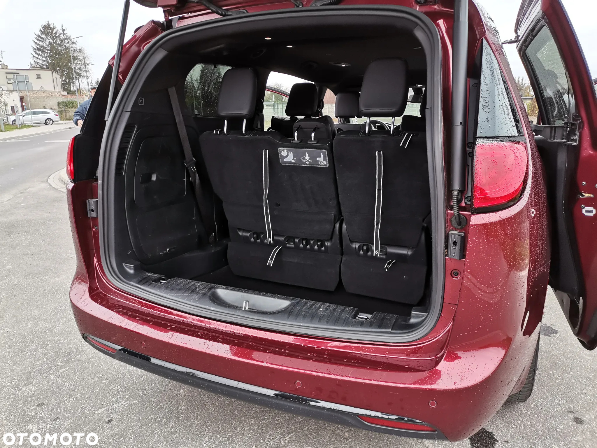 Chrysler Pacifica - 26