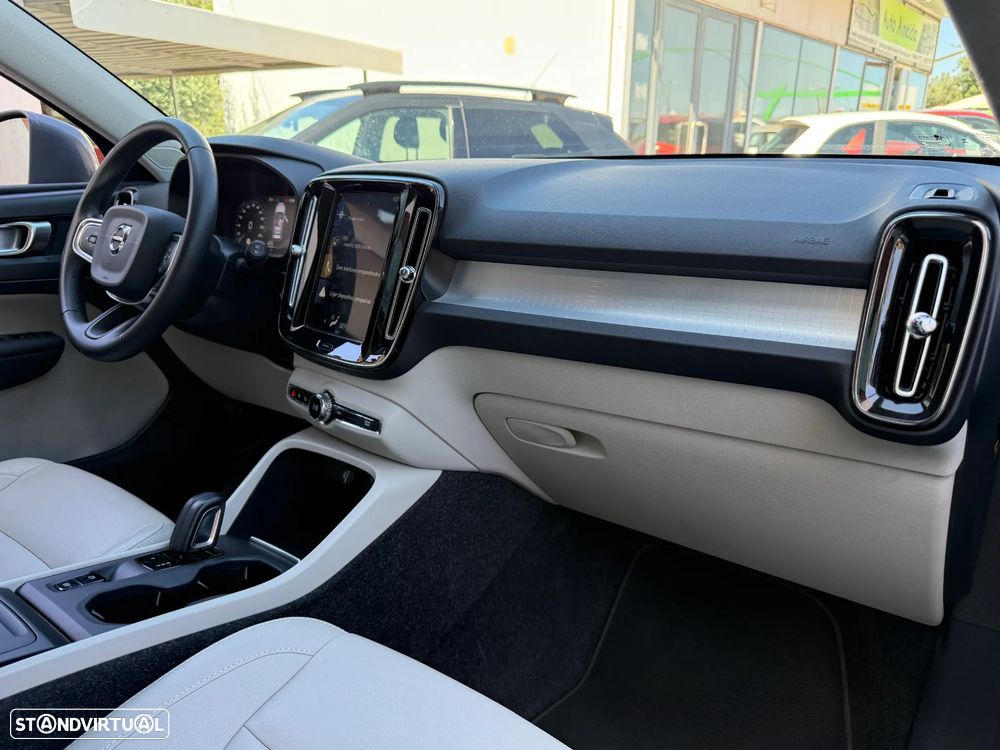 Volvo XC 40 2.0 D3 Momentum Plus Geartronic - 24