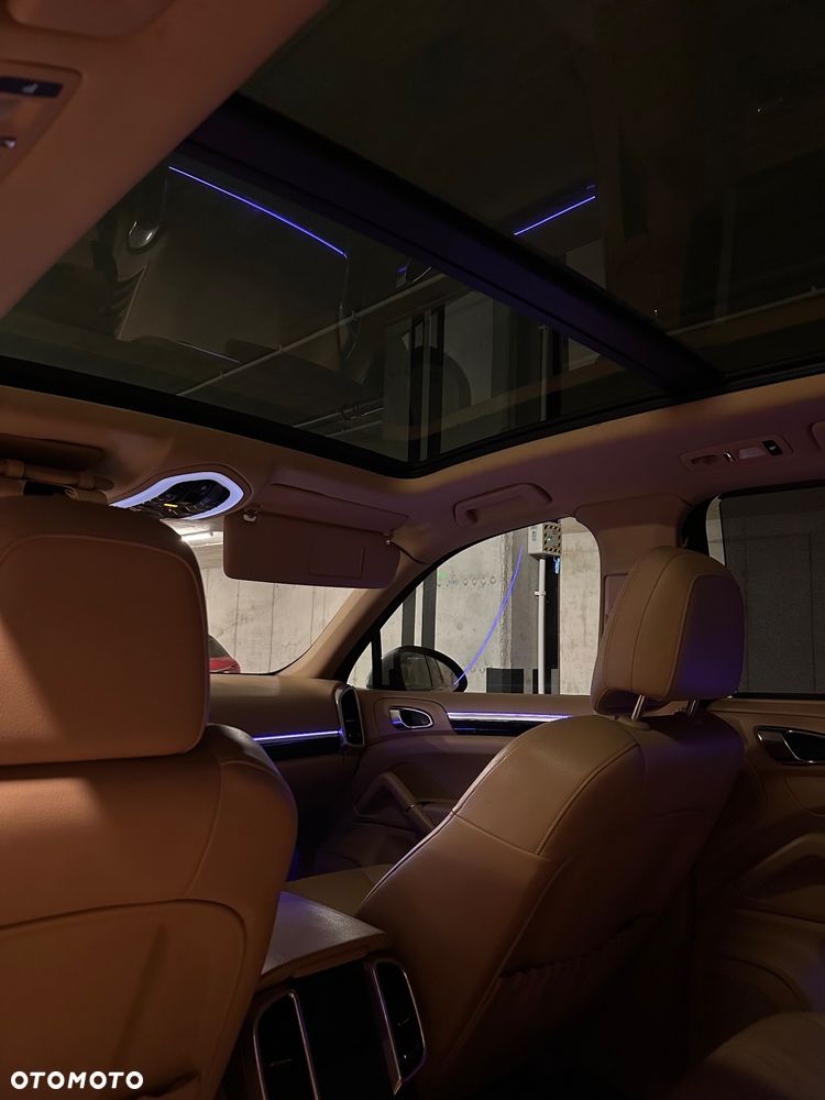 Porsche Cayenne Platinum Edition - 35