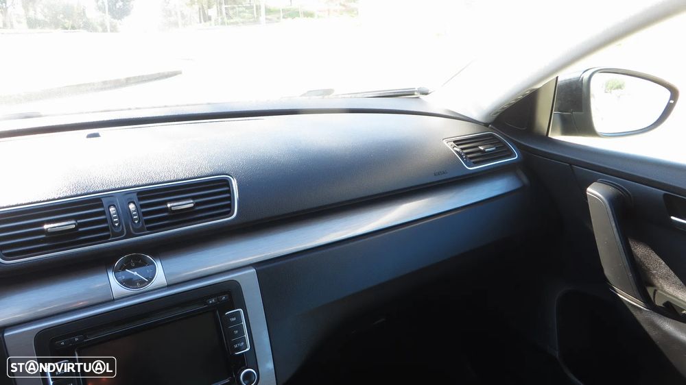 VW Passat 1.6 TDI BlueMotion - 28