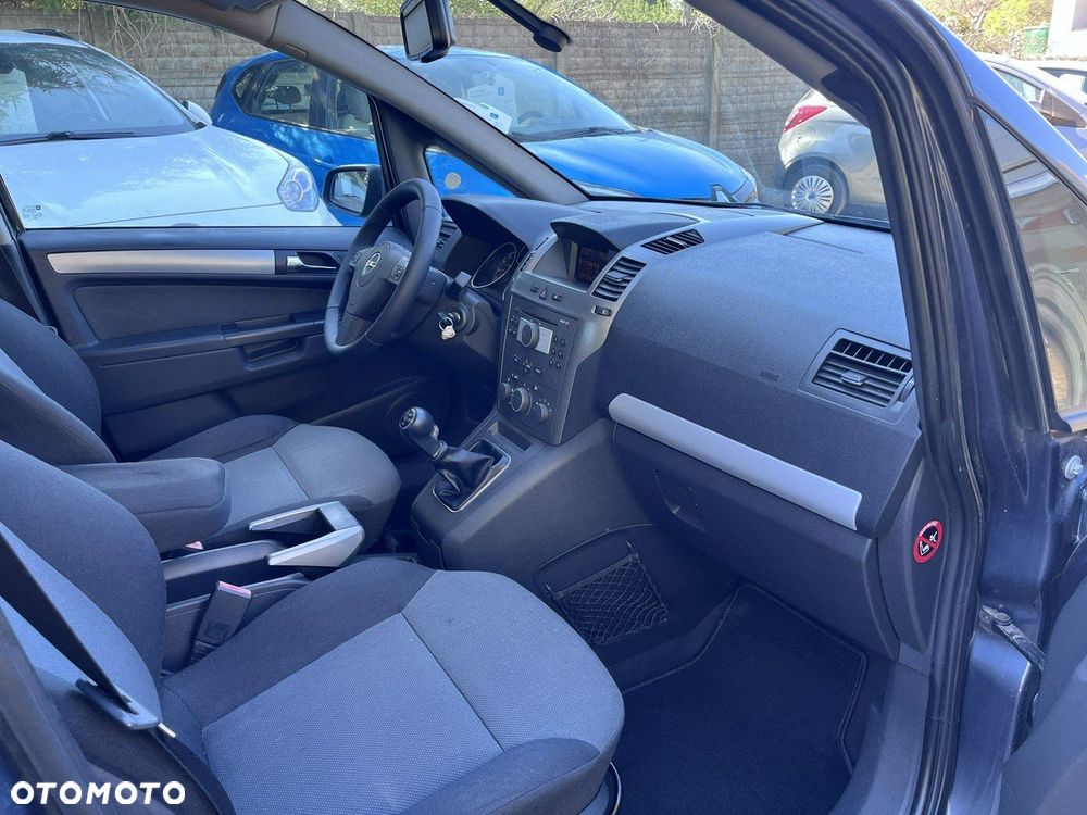 Opel Zafira - 18