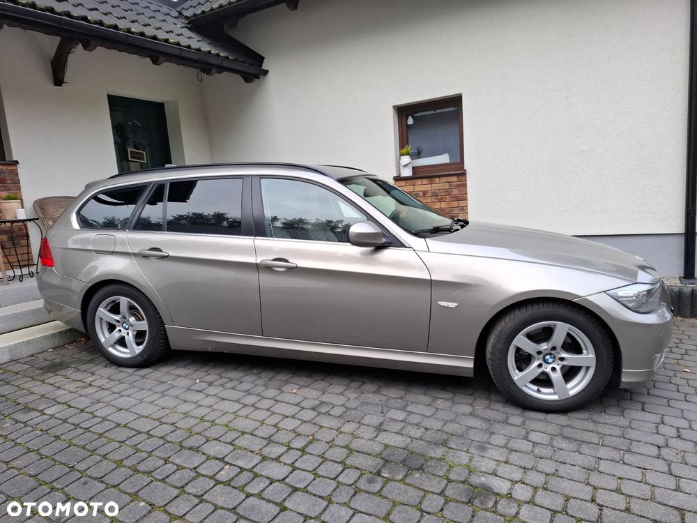 BMW Seria 3 318d DPF Edition Exclusive - 32