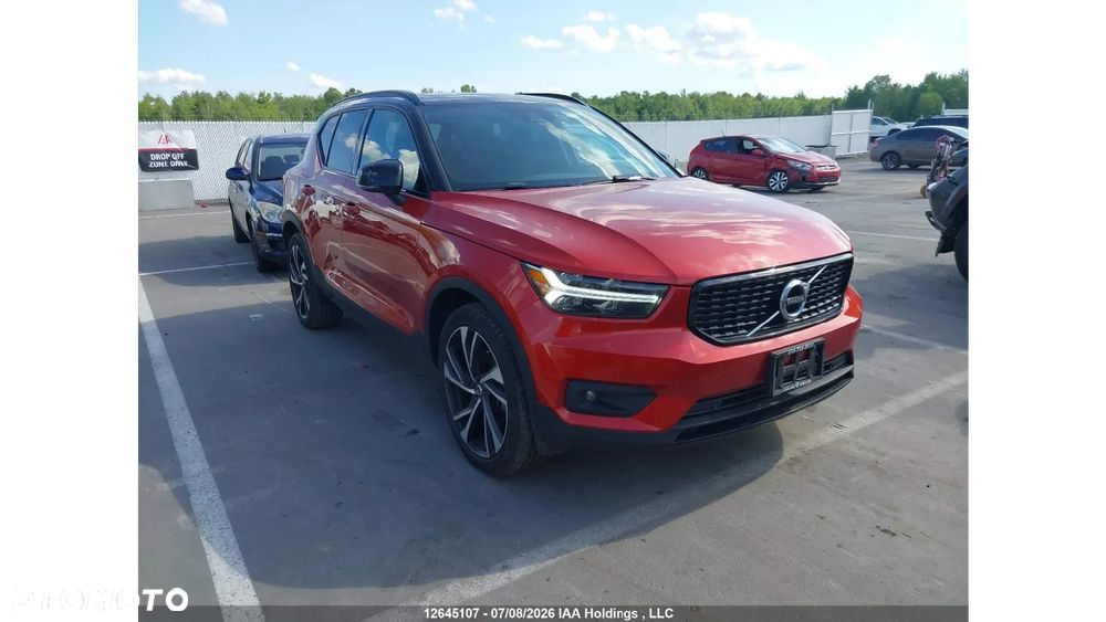 Volvo XC 40 T5 AWD R-Design - 3