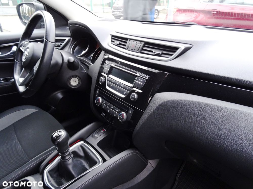 Nissan Qashqai 1.6 DCi N-Connecta - 12