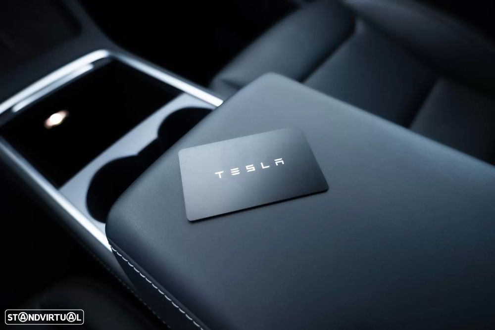 Tesla Model Y Long Range Tração Integral - 18