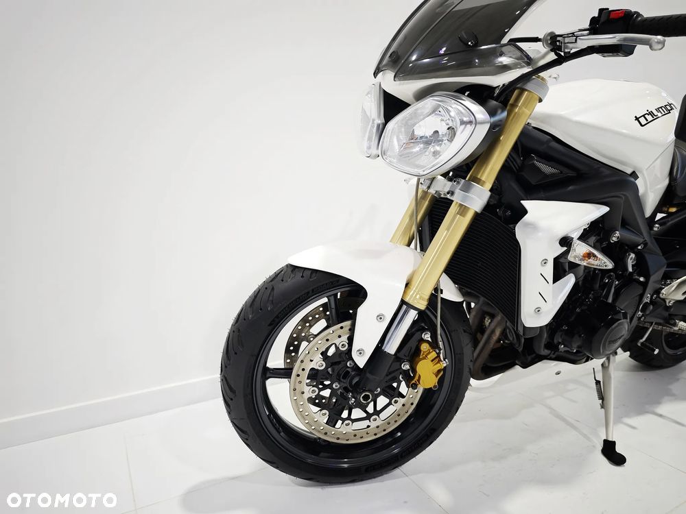Triumph Street Triple - 16