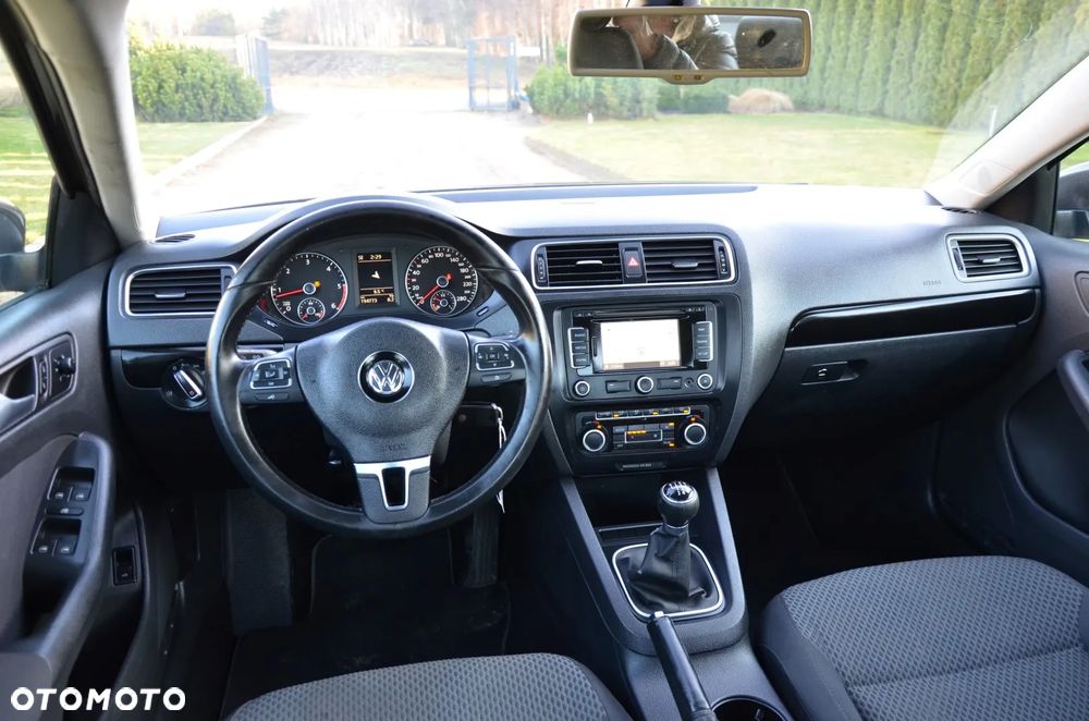 Volkswagen Jetta 1.6 TDI Blue Motion Technology Comfortline - 13