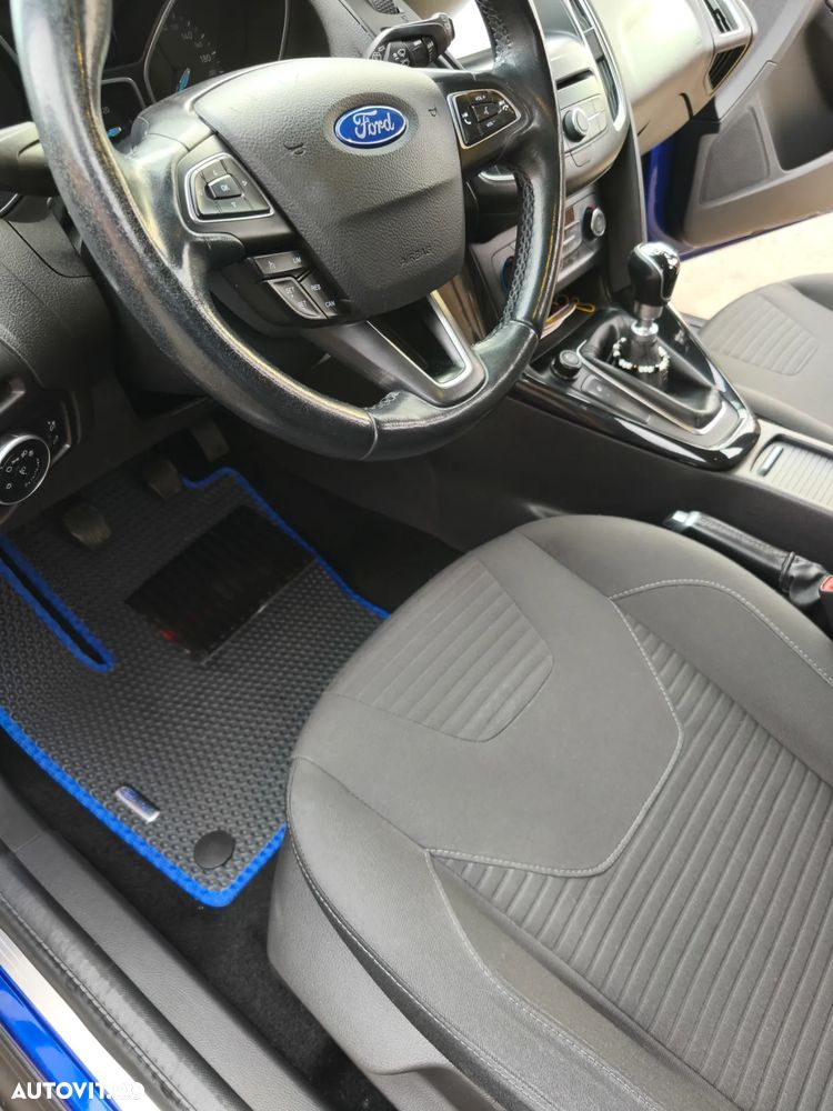 Ford Focus - 15