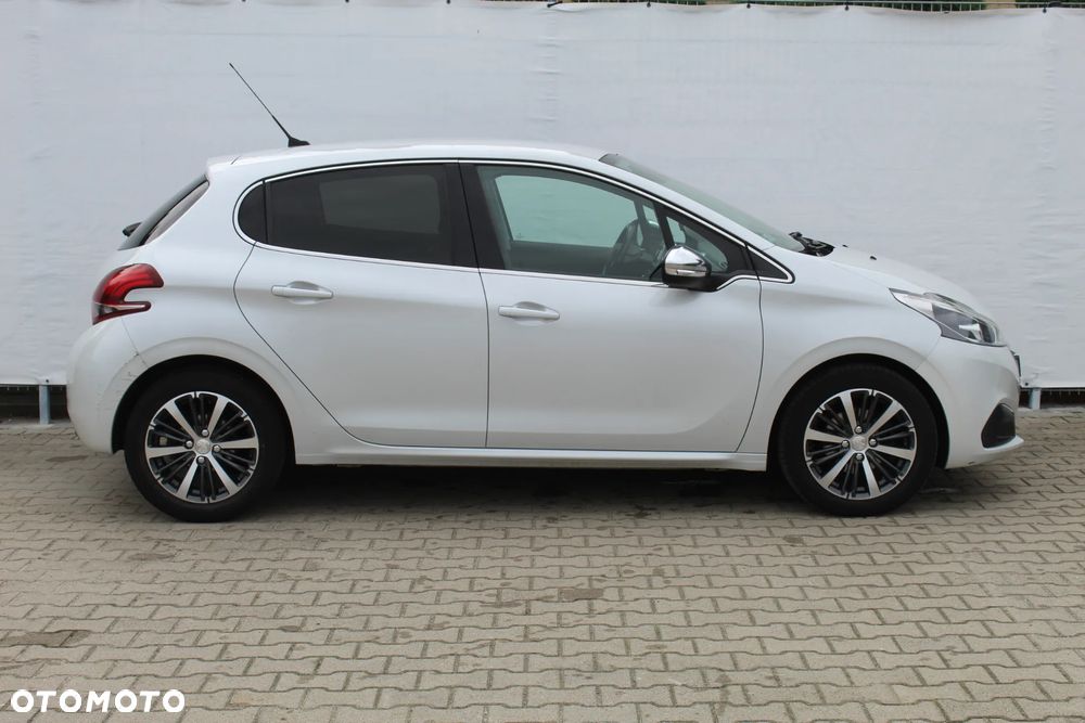 Peugeot 208 1.2 PureTech Allure S&S EAT6 - 6