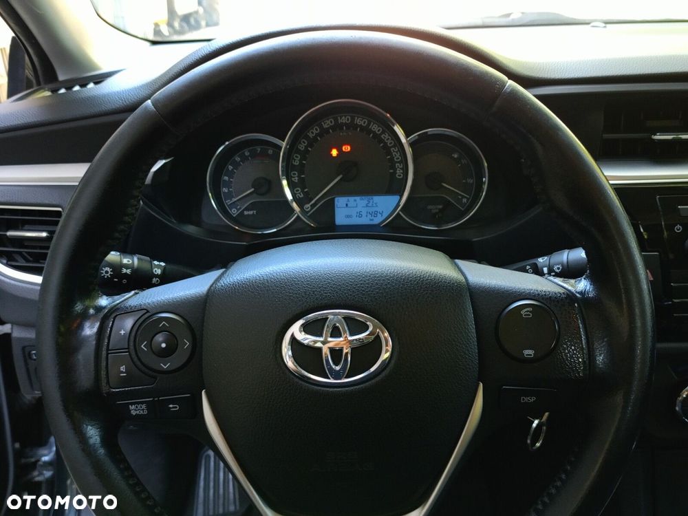 Toyota Corolla 1.6 Comfort - 12