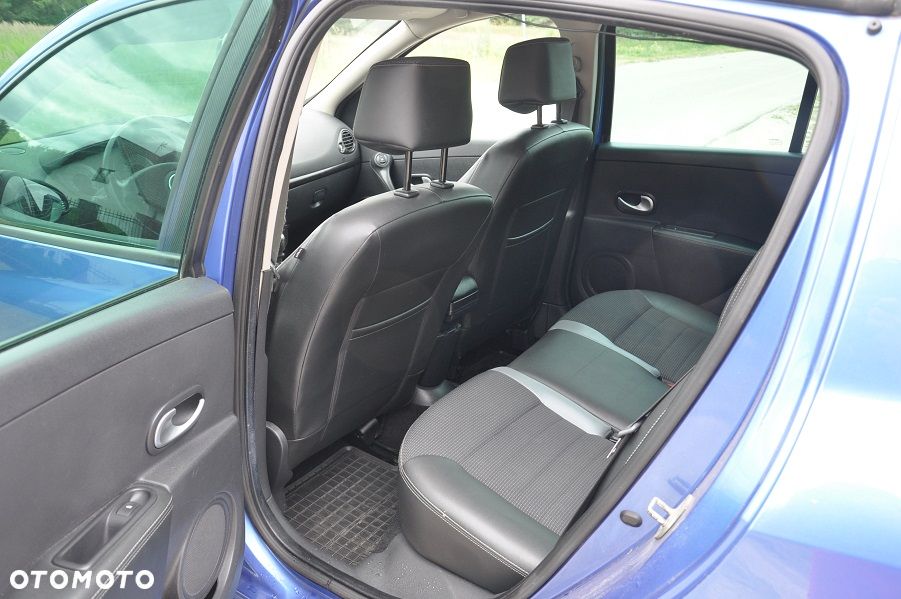 Renault Clio 1.6 16V 130 GT - 13