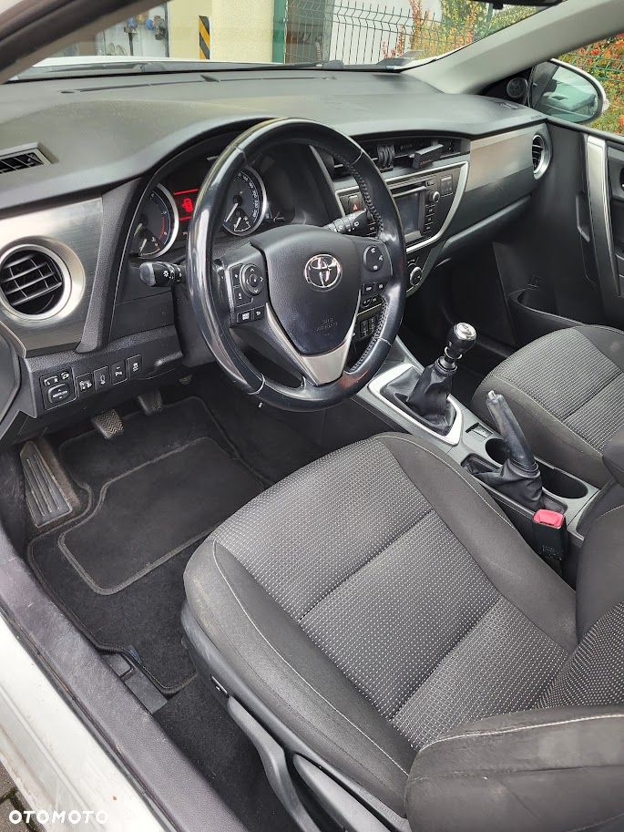 Toyota Auris - 9