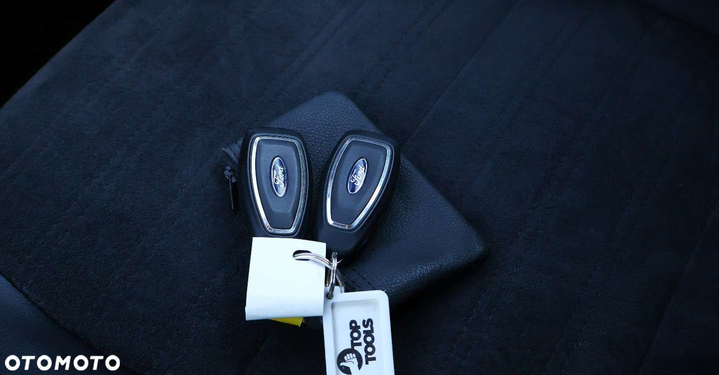 Ford Kuga - 40