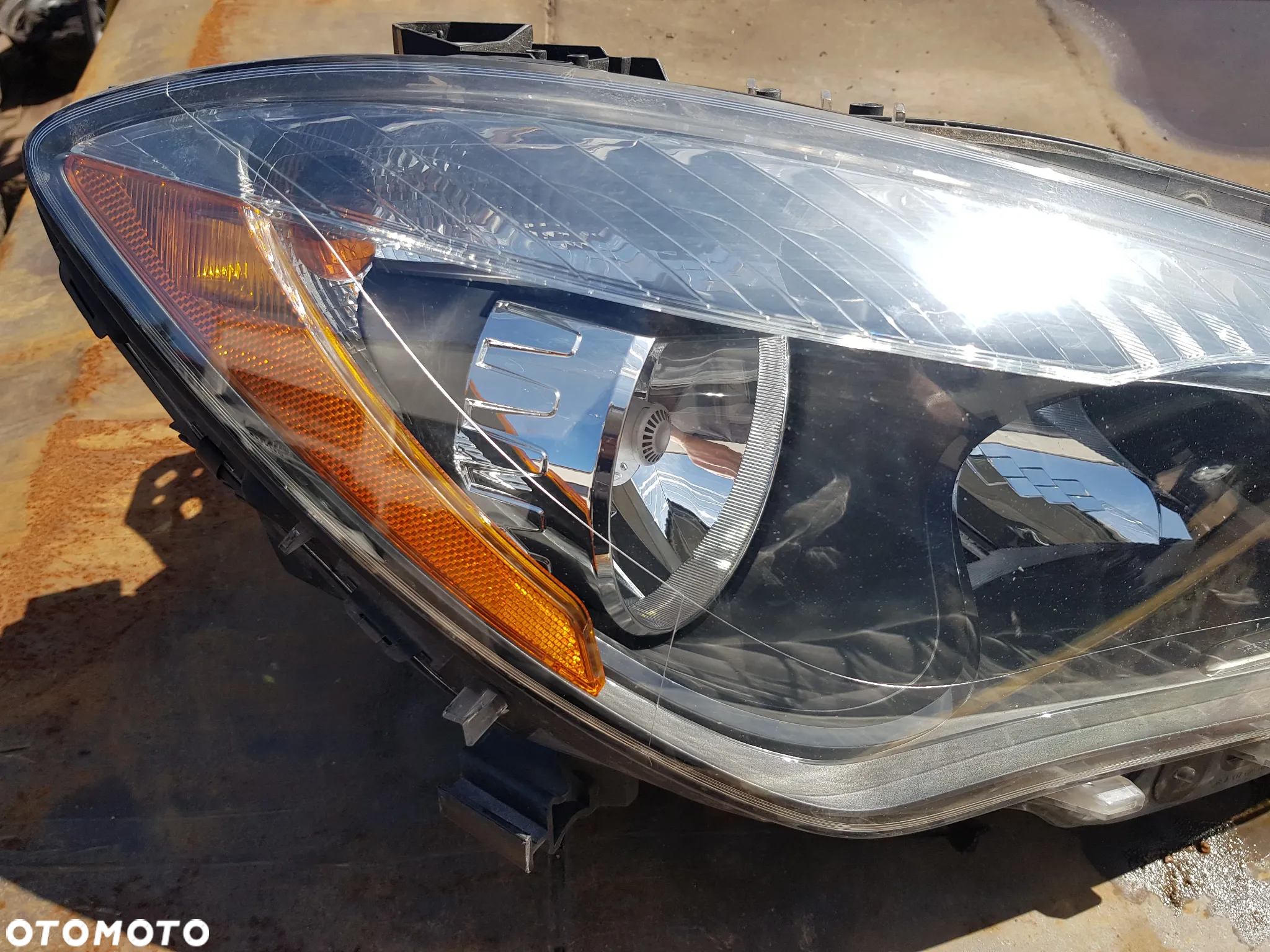 Mercedes CLA C117 W117 USA Lampa Przednia Przód Prawa Zwykła A1178200861 - 4