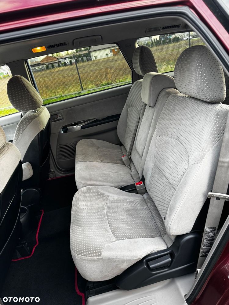 Mitsubishi Grandis 2.4 Intense - 16