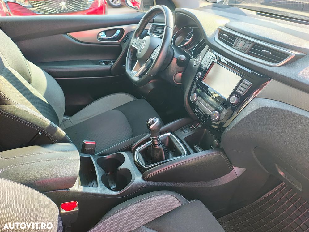 Nissan Qashqai 1.3 DIG-T N-CONNECTA - 22