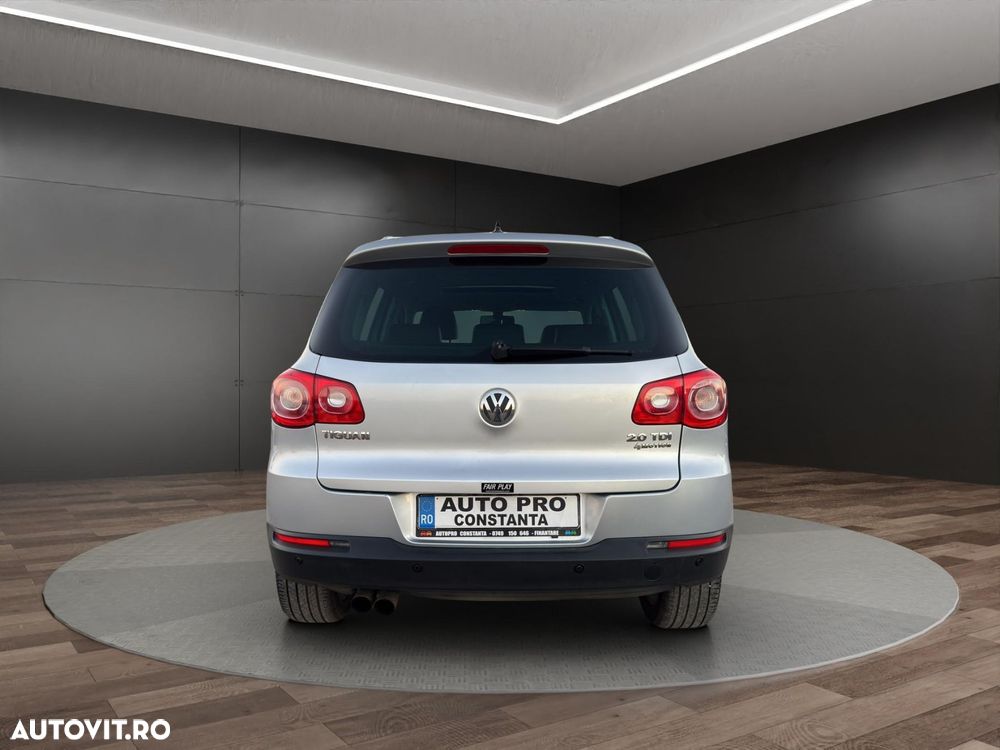 Volkswagen Tiguan - 16