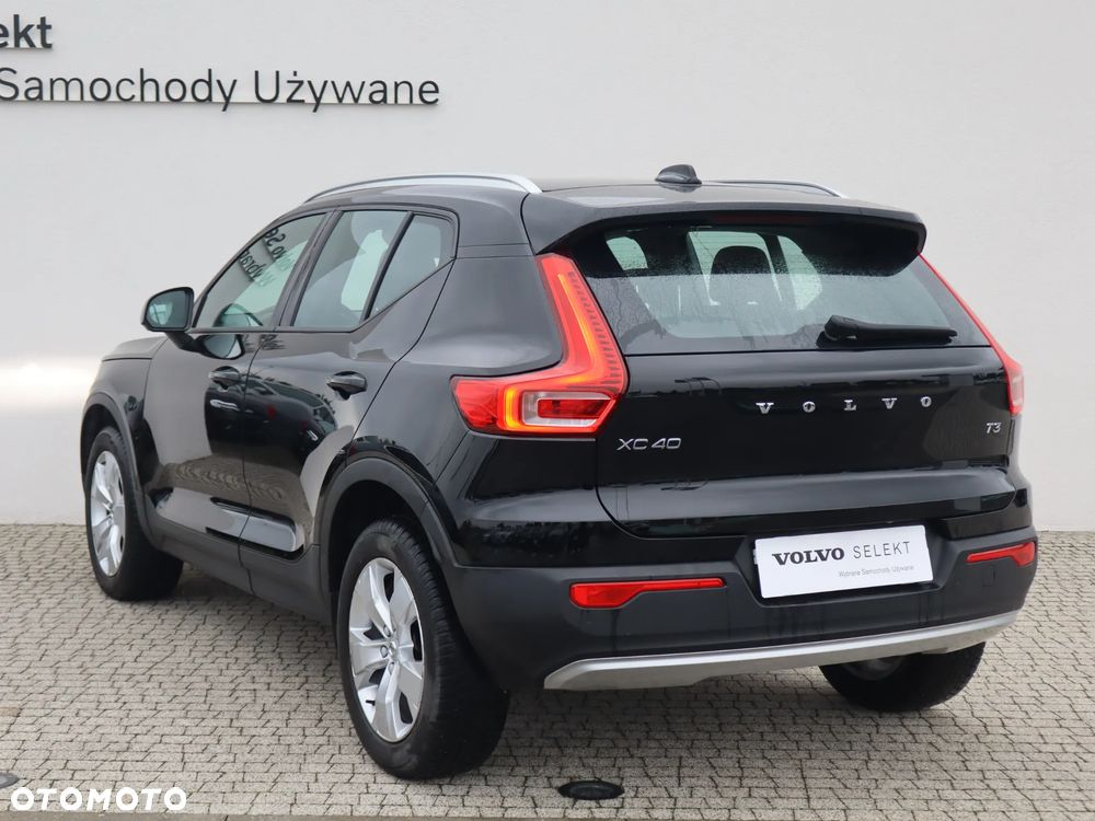 Volvo XC 40 T3 Momentum Pro - 3