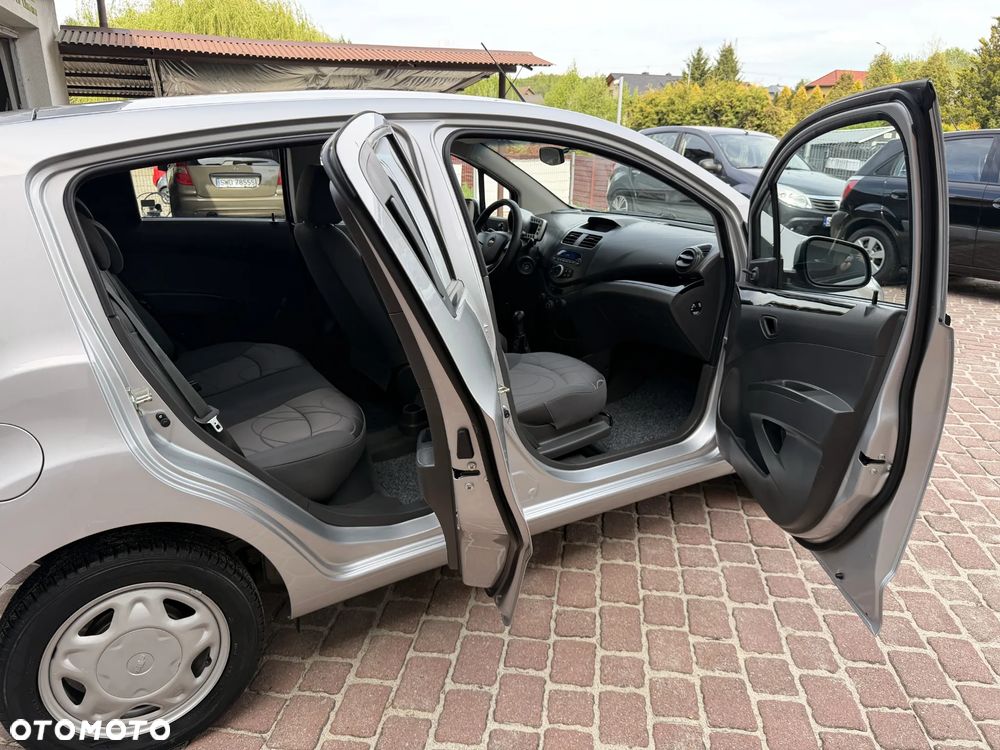 Chevrolet Spark 1.0 LT - 29