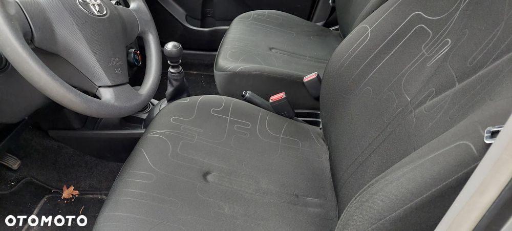 Toyota Yaris 1.33 Prestige - 10