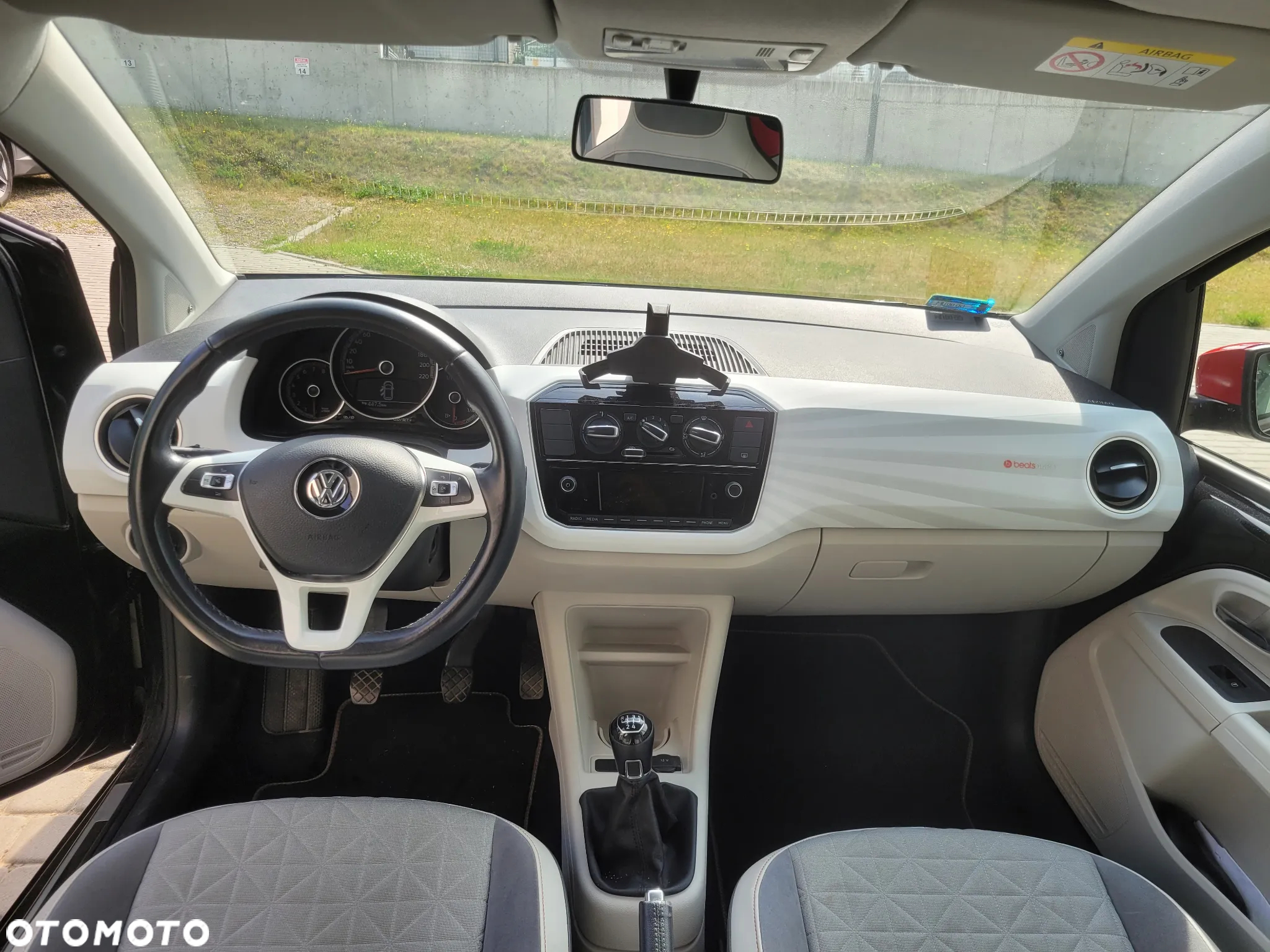 Volkswagen up! 1.0 TSI beats - 8