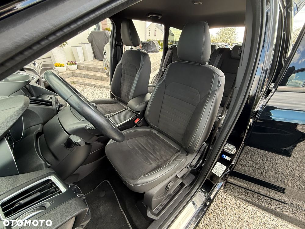 Ford Kuga 1.5 TDCi 2x4 ST-Line - 21
