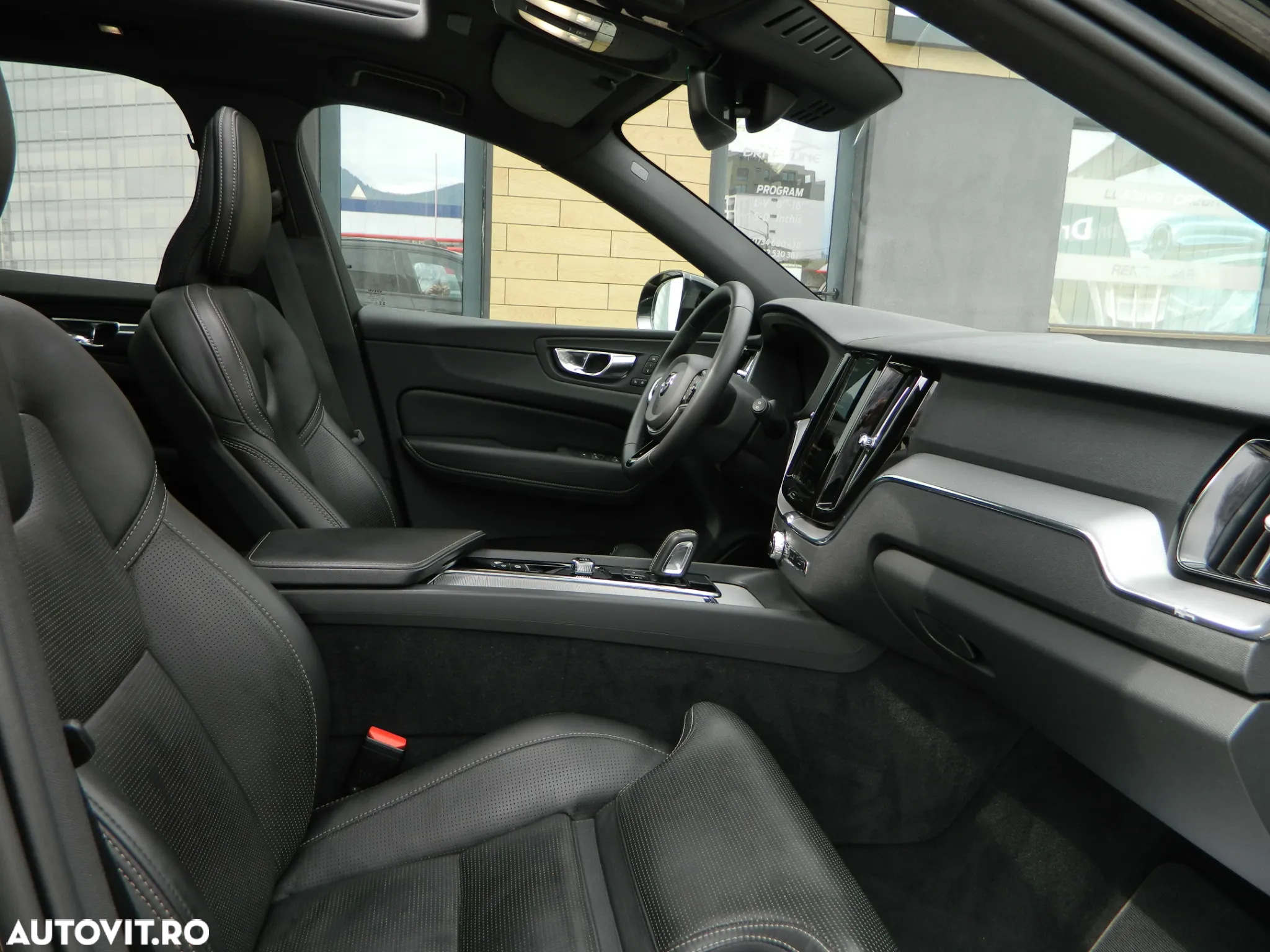 Volvo XC 60 Recharge T6 Twin Engine eAWD R-Design Expression - 14