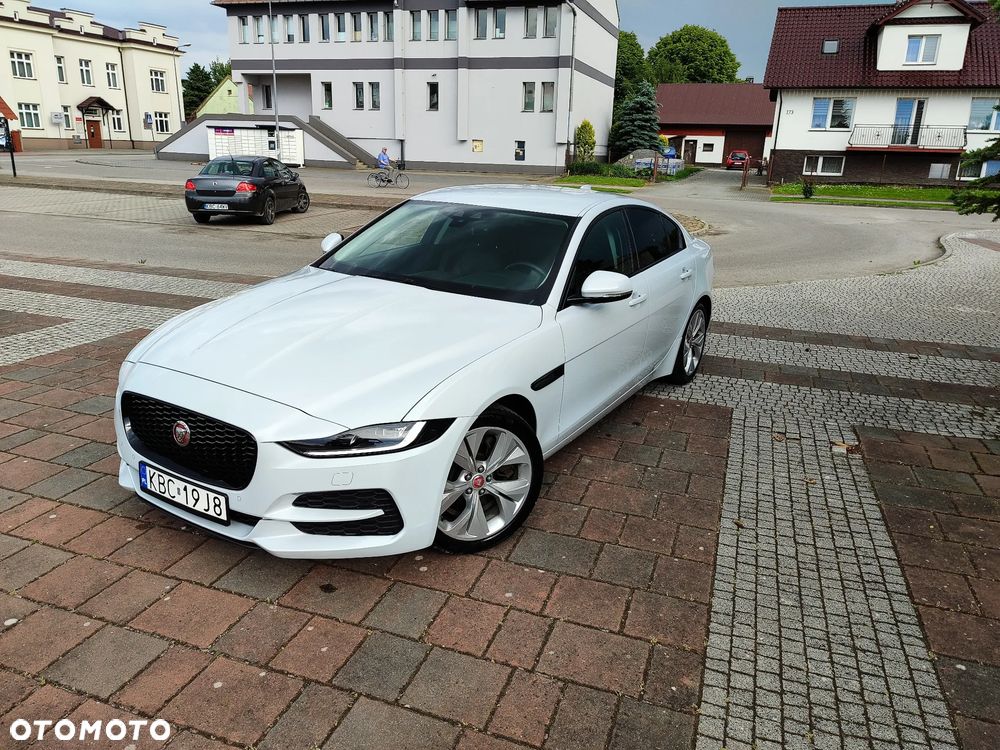 Jaguar XE 2.0 T AWD Prestige - 18