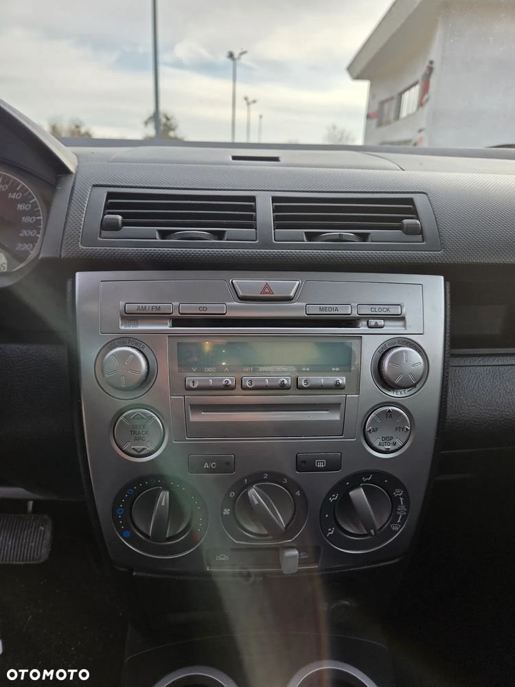 Mazda 2 1.4l Active - 14