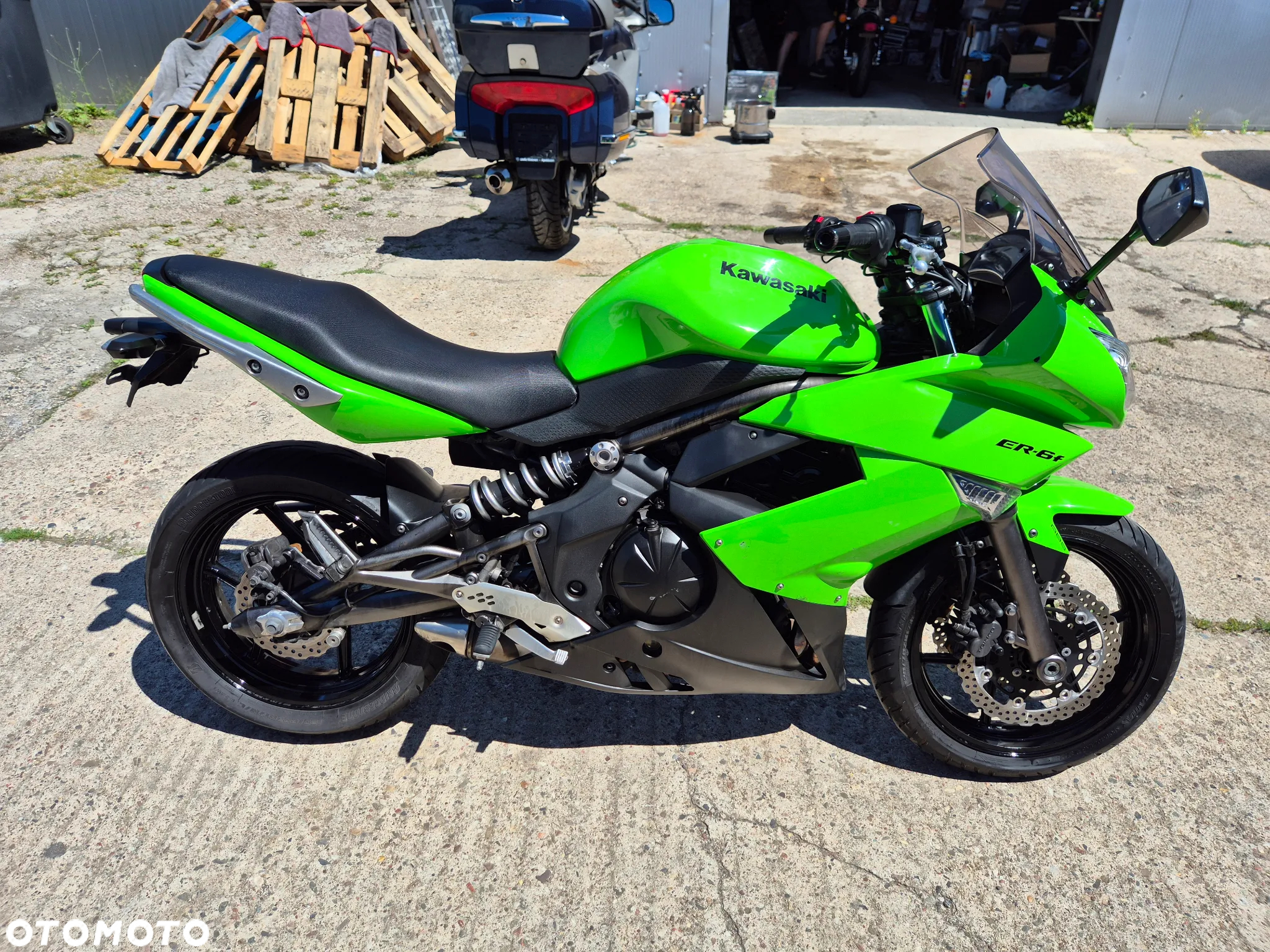 Kawasaki ER - 8