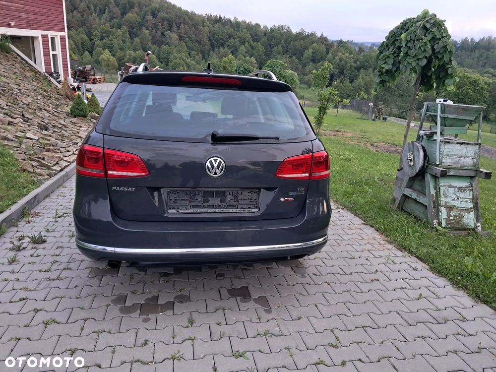 Volkswagen Passat - 4