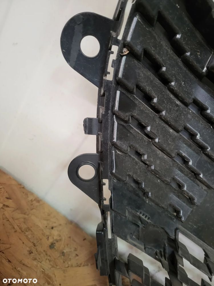 Grill atrapa zderzaka Peugeot 208 II - 12