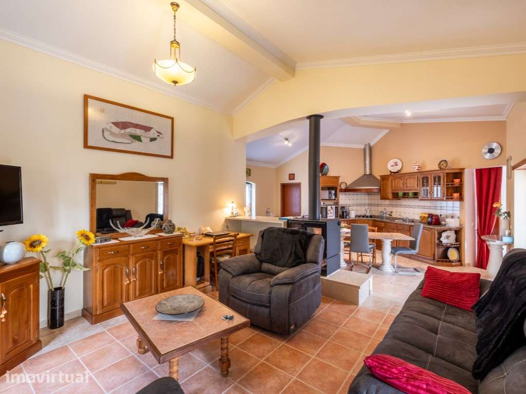 Magnífica Moradia Térrea T3+2 de estilo tradicional com terreno de ... - Grande imagem: 3/45