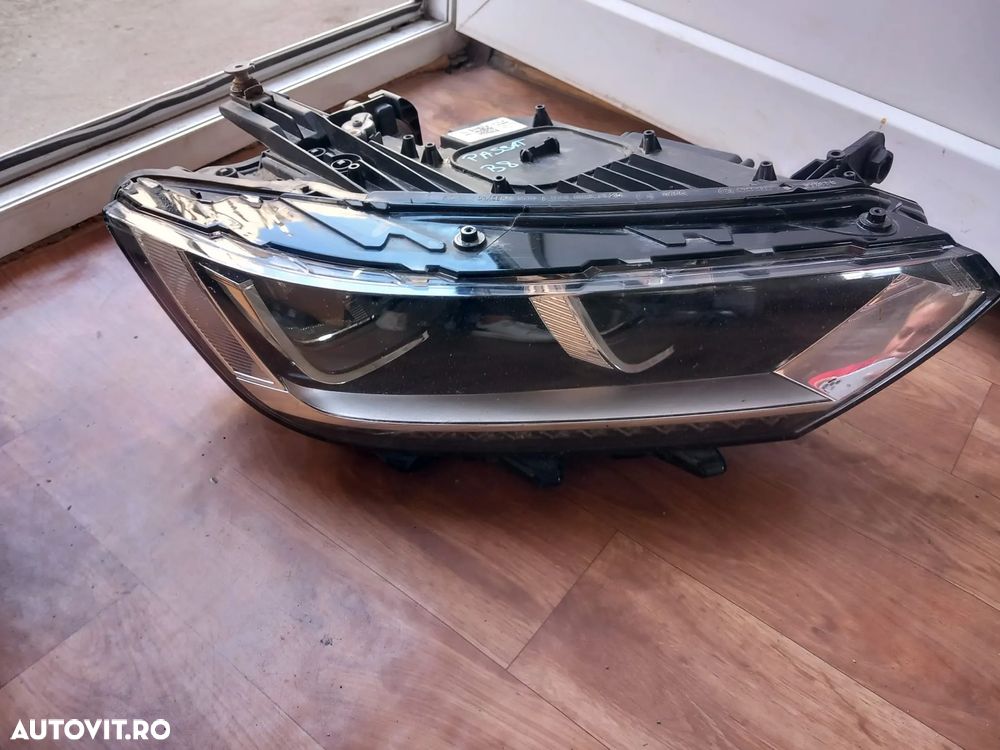 Far stanga wv B8 - 3