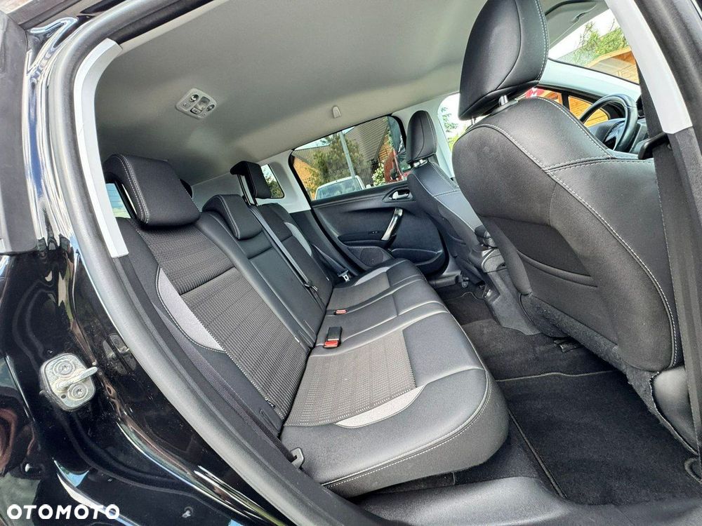 Peugeot 2008 PureTech 110 GPF Stop&Start EAT6 Allure - 25