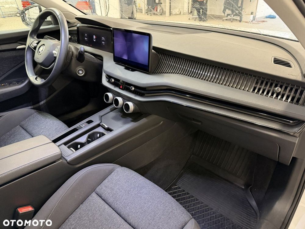 Skoda Superb 2.0 TDI SCR Essence DSG - 15