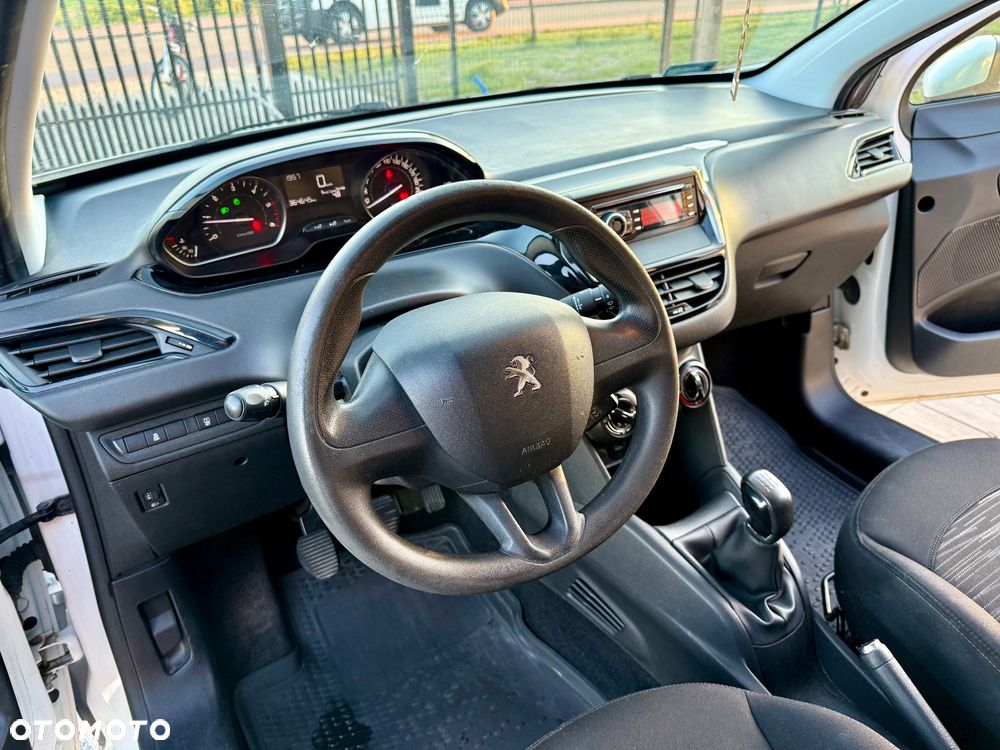 Peugeot 208 - 5