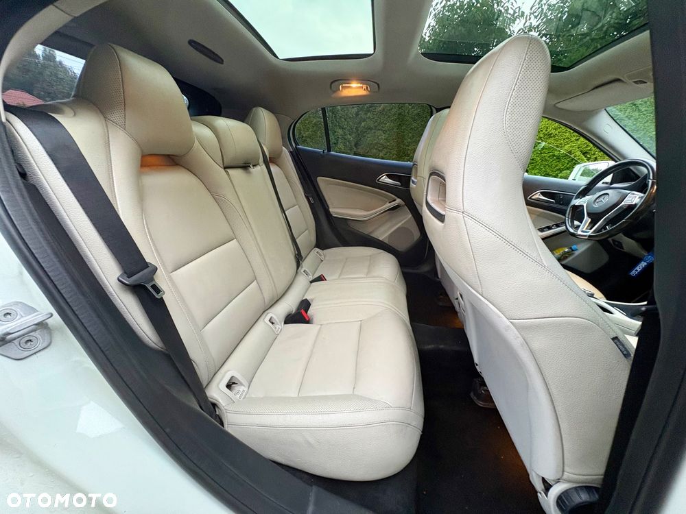 Mercedes-Benz GLA 200 7G-DCT AMG Line - 21