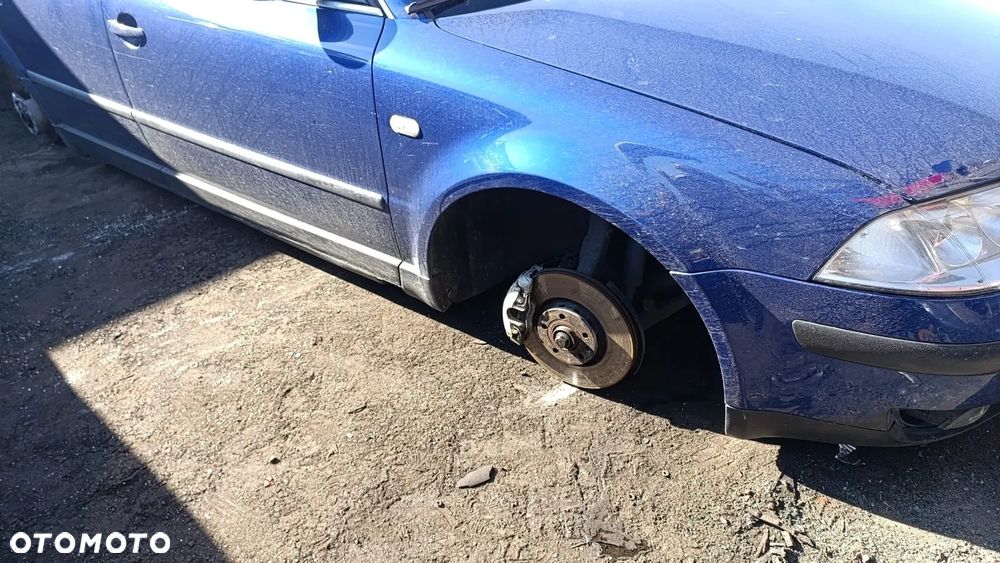 35515 Volkswagen passat b5 fl 2.3v5 na części skrzynia EAA lakier LC5X - 6